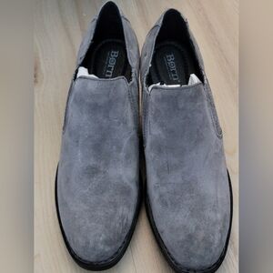BORN WOMENS SUEDE BOOTS